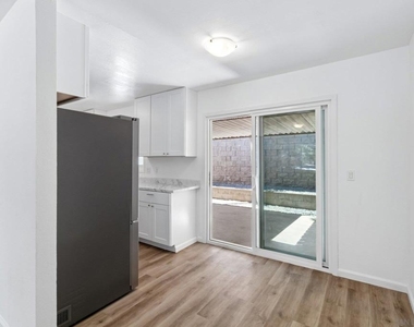8719 Carribean Way - Photo Thumbnail 7