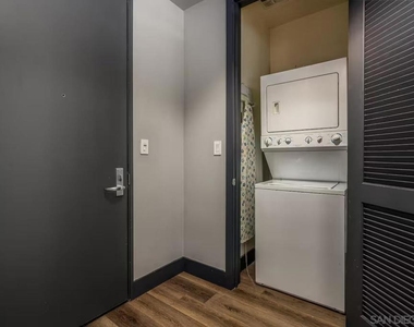 1050 Island Ave - Photo Thumbnail 7