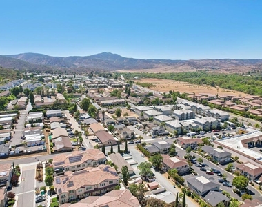 8717 Carribean Way - Photo Thumbnail 43