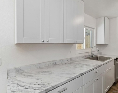8717 Carribean Way - Photo Thumbnail 5