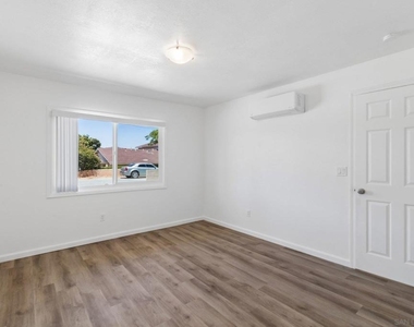 8717 Carribean Way - Photo Thumbnail 15