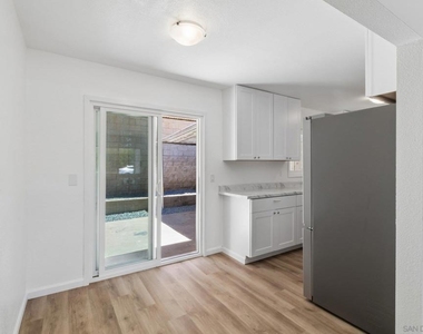 8717 Carribean Way - Photo Thumbnail 7
