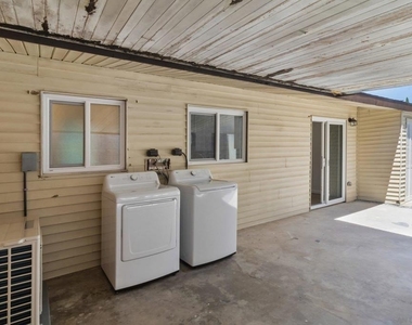 8717 Carribean Way - Photo Thumbnail 27