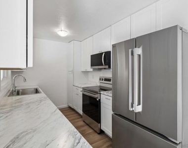 8717 Carribean Way - Photo Thumbnail 2