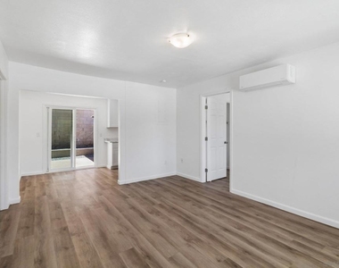 8717 Carribean Way - Photo Thumbnail 10