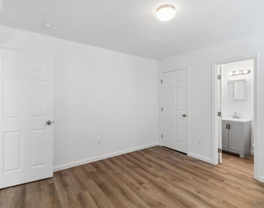 8717 Carribean Way - Photo Thumbnail 20