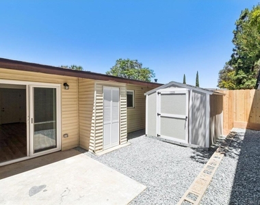 8717 Carribean Way - Photo Thumbnail 25
