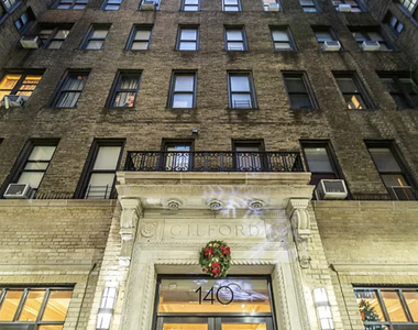 140 East 46th Street - Photo Thumbnail 3