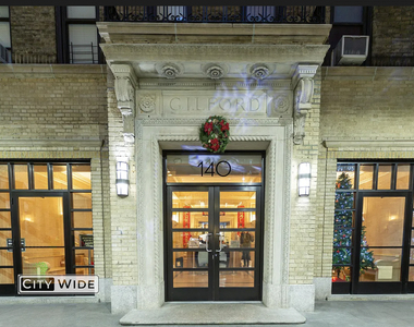 140 East 46th Street - Photo Thumbnail 2