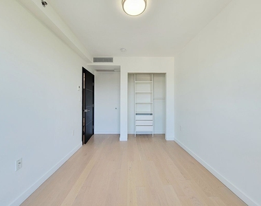 45th Avenue - Photo Thumbnail 7