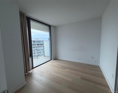 131-01 40th Road - Photo Thumbnail 7