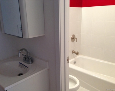 43-14 157 Street - Photo Thumbnail 4