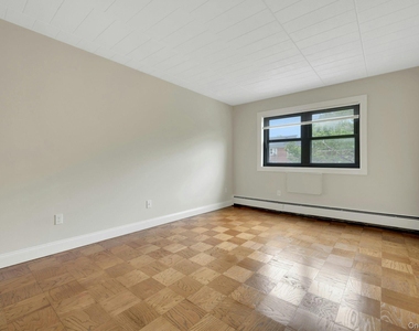 505 White Plains Road - Photo Thumbnail 14