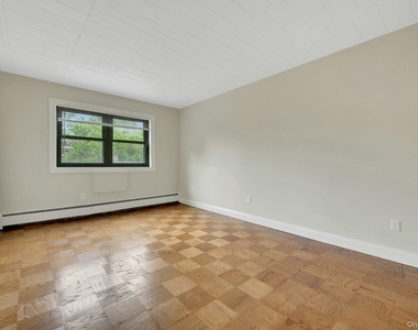 505 White Plains Road - Photo Thumbnail 13