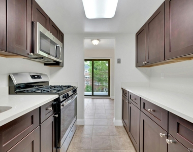 505 White Plains Road - Photo Thumbnail 11