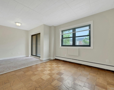 505 White Plains Road - Photo Thumbnail 4