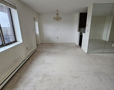 160 Academy Street - Photo Thumbnail 6