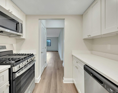 2 Park Avenue - Photo Thumbnail 5