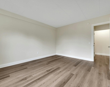2 Park Avenue - Photo Thumbnail 12