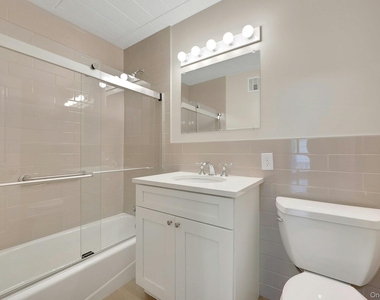 2 Park Avenue - Photo Thumbnail 16