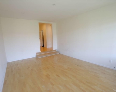 43-33 48 Street - Photo Thumbnail 5