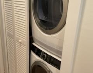 221 N Middletown Road - Photo Thumbnail 9
