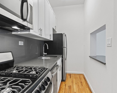 East 84th Street - Photo Thumbnail 2