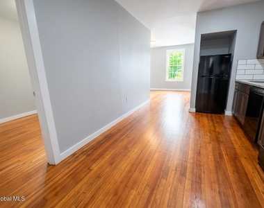 193 Livingston Avenue - Photo Thumbnail 5