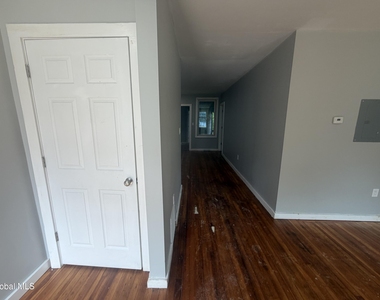 193 Livingston Avenue - Photo Thumbnail 14