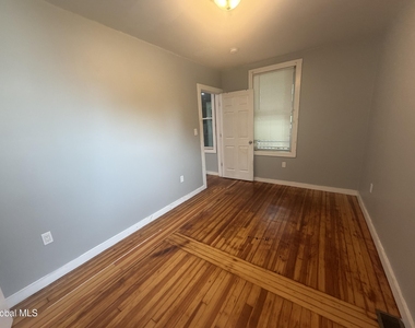 193 Livingston Avenue - Photo Thumbnail 9