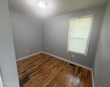 193 Livingston Avenue - Photo Thumbnail 10