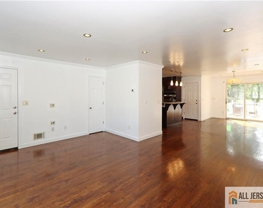 1299 Kline Place - Photo Thumbnail 8