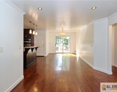 1299 Kline Place - Photo Thumbnail 7