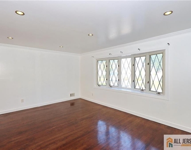 1299 Kline Place - Photo Thumbnail 9