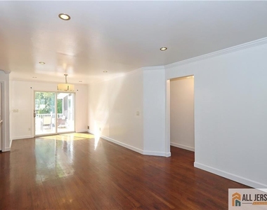 1299 Kline Place - Photo Thumbnail 5