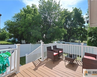 1299 Kline Place - Photo Thumbnail 12