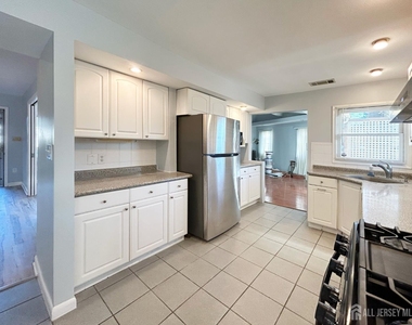 122 Vineyard Road - Photo Thumbnail 8