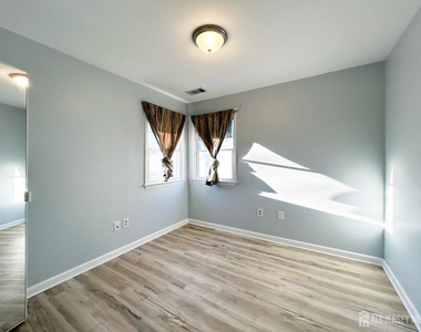 122 Vineyard Road - Photo Thumbnail 17
