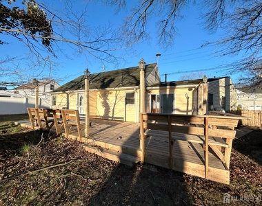 122 Vineyard Road - Photo Thumbnail 2