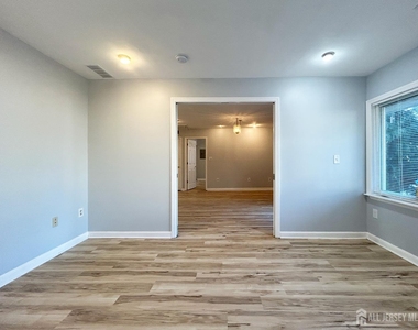 122 Vineyard Road - Photo Thumbnail 15