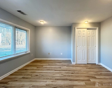 122 Vineyard Road - Photo Thumbnail 14