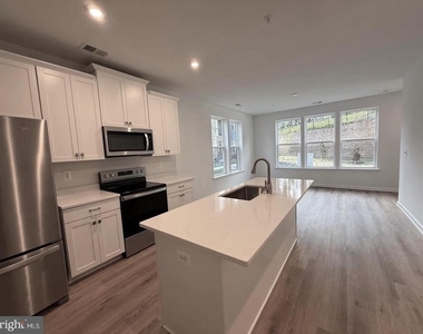 2528 Neabsco Common Place - Photo Thumbnail 2