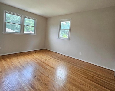 7606 Gresham Street - Photo Thumbnail 17
