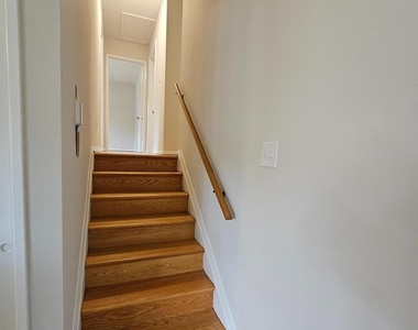 7606 Gresham Street - Photo Thumbnail 14