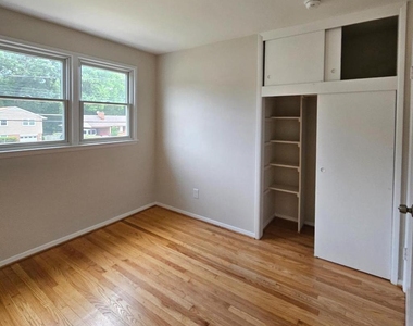 7606 Gresham Street - Photo Thumbnail 21
