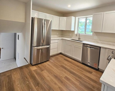 7606 Gresham Street - Photo Thumbnail 9
