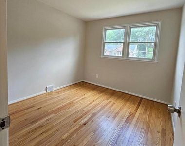 7606 Gresham Street - Photo Thumbnail 20