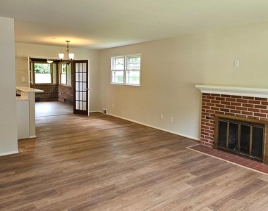 7606 Gresham Street - Photo Thumbnail 5