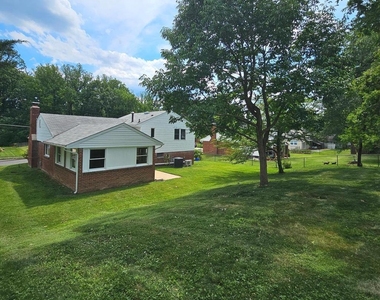 7606 Gresham Street - Photo Thumbnail 35