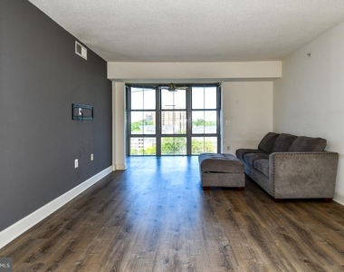 11800 Sunset Hills Road - Photo Thumbnail 3